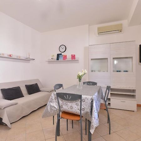 IzzHome Blue Sea Pula Extérieur photo